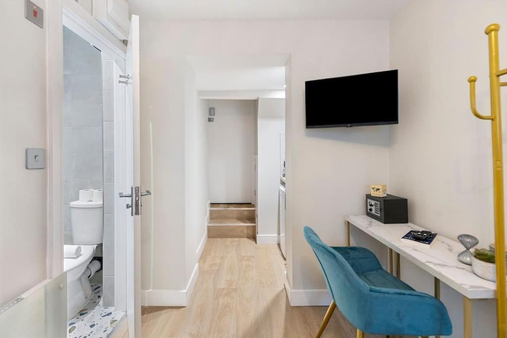 74 Graham Road - Basement *