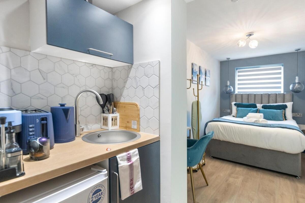 74 Graham Road - Basement * Londra